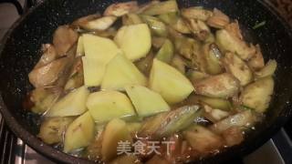东北土豆炖茄子的做法步骤：4