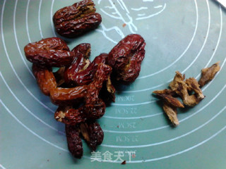 莲藕红枣牛骨汤的做法步骤：4