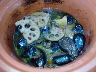 莲藕红枣牛骨汤的做法步骤：12