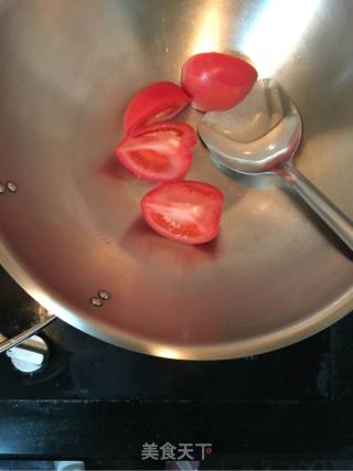 番茄花菜拌面的做法步骤：2