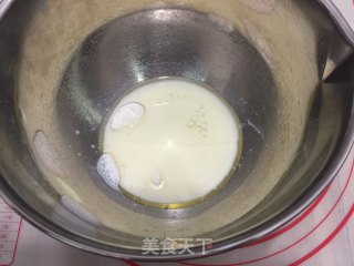 6寸双色戚风蛋糕的做法步骤：2