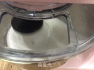 6寸双色戚风蛋糕的做法步骤：9