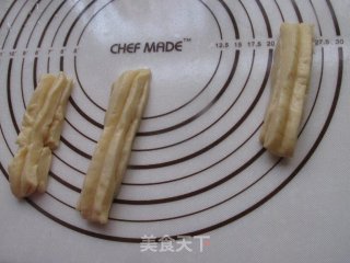 自制松软油条的做法步骤：6