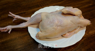 电饭锅版焖鸡的做法步骤：1