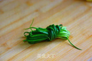 电饭锅版焖鸡的做法步骤：4