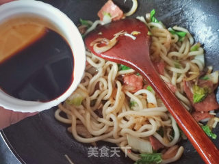 炒乌冬面的做法步骤：6