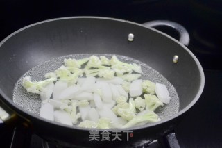 海鲜炒年糕的做法步骤：6