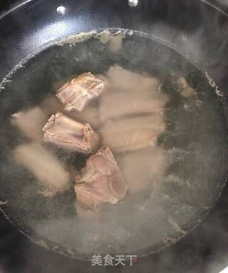玉米小排汤的做法步骤：3