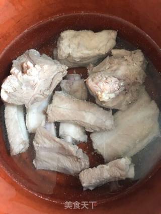 中药排骨汤的做法步骤：3