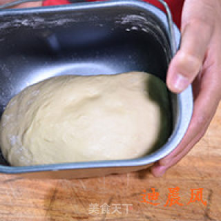 豆沙圈面包的做法步骤：3