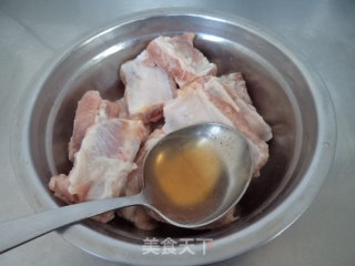 芋头蒸肋排的做法步骤：2