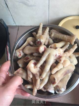 红烧鸡爪的做法步骤：3