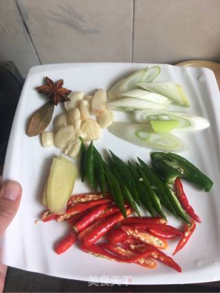 红烧鸡爪的做法步骤：4