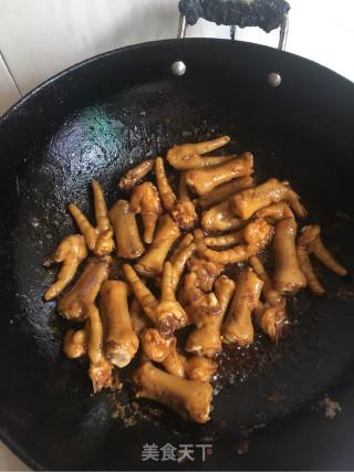 红烧鸡爪的做法步骤：7