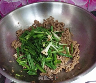 青蒜炒牛肉丝的做法步骤：10