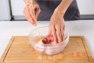 蜜汁烤五花肉的做法步骤：2