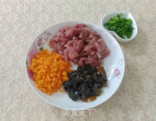 皮蛋瘦肉粥的做法步骤：2