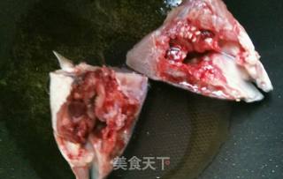 鱼头炖冻豆腐的做法步骤：5
