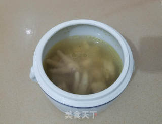 莲子炖鸡汤的做法步骤：8