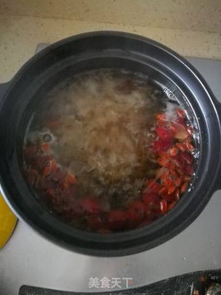 桃胶木耳汤的做法步骤：5