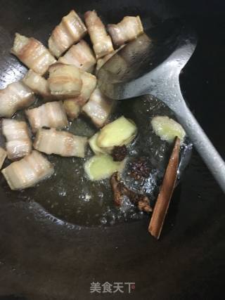 香芋红烧肉的做法步骤：6