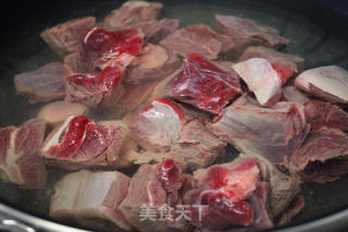 焖牛腩的做法步骤：4