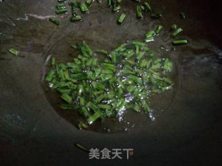葱油花菜的做法步骤：1
