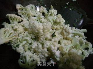 葱油花菜的做法步骤：2