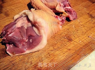 干烧鸭腿翅的做法步骤：1