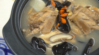 杂菌枸杞鸡汤的做法步骤：4