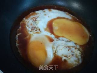 糖醋果仁鹅蛋的做法步骤：3