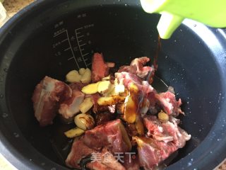 山药木耳炖猪骨的做法步骤：10