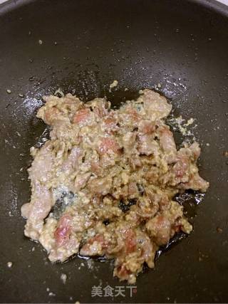 滑牛炒菇的做法步骤：4