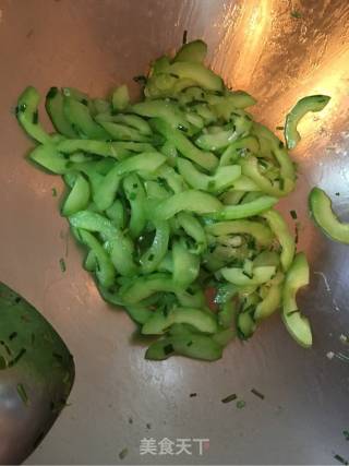 葱炒黄瓜的做法步骤：2
