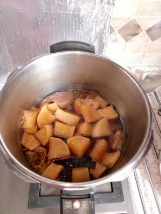 炖菜:白萝卜炖牛腩的做法步骤：6