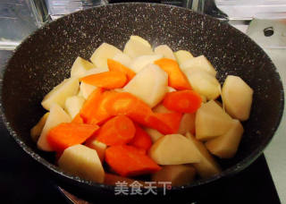 红咖喱煮土豆鸡胸肉的做法步骤：4