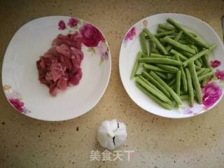 四季豆炒肉的做法步骤：1