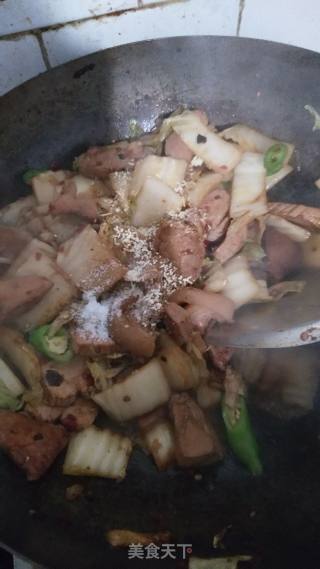 白菜回锅肉的做法步骤：7
