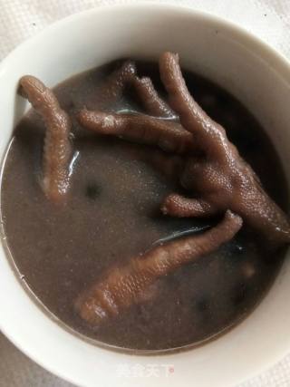 黑豆薏米鸡爪汤的做法步骤：4
