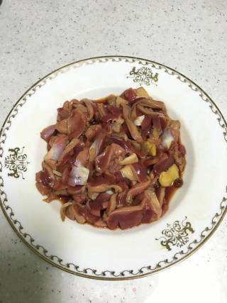双椒炒鸡胗的做法步骤：4
