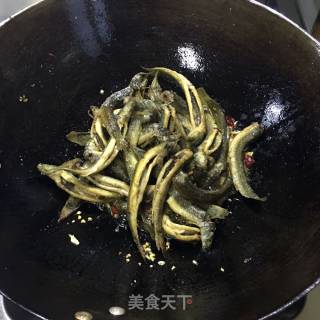泥鳅烧腌菜的做法步骤：8