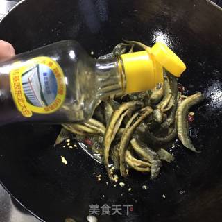 泥鳅烧腌菜的做法步骤：10