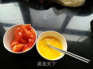 #炖菜#番茄鸡蛋热汤面（炝锅面）的做法步骤：1
