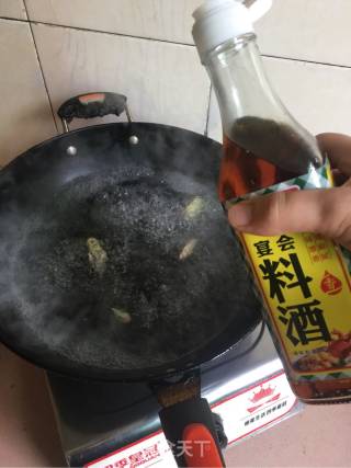 可乐鸡翅的做法步骤：1