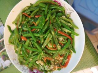蒜茸炒四月豆的做法步骤：3