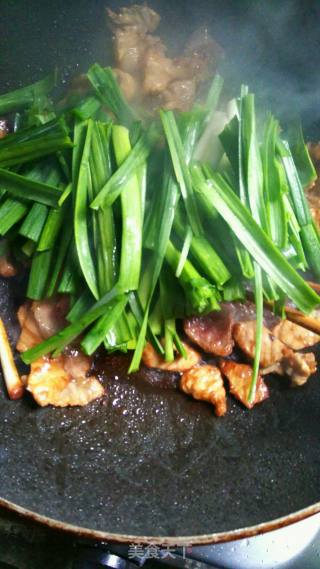 青蒜炒肉的做法步骤：7