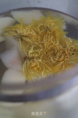 菊花雪梨花茶的做法步骤：4