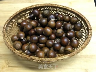 黑乐砂锅烤板栗的做法步骤：1