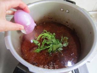 牛肉千张芽菜火锅的做法步骤：6