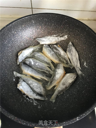 红烧黄花鱼的做法步骤：3
